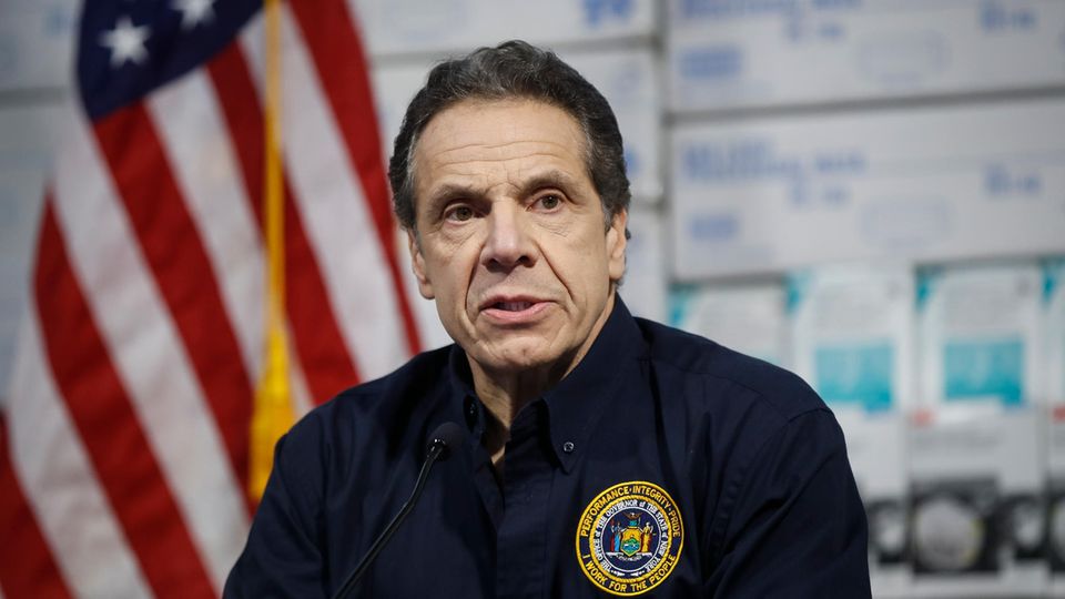New Yorks Gouverneur Andrew Cuomo rechnet mit tausenden Coronavirus-Opfern in seinem Bundesstaat