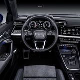 Audi kombiniert im Cockpit Digitales mit klassischen analogen Bedienelementen