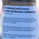 Von Besorgungen bis Gassi gehen: ein wasserfester Zettel mit einem Angebot für Nachbarschaftshilfe.
