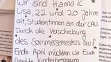 Bild 1 der Fotostrecke zum Klicken: Nachbarschaftshilfe in den Zeiten des Coronavirus - Zettel an der Pinnwand eines Supermarktes in Kiel.