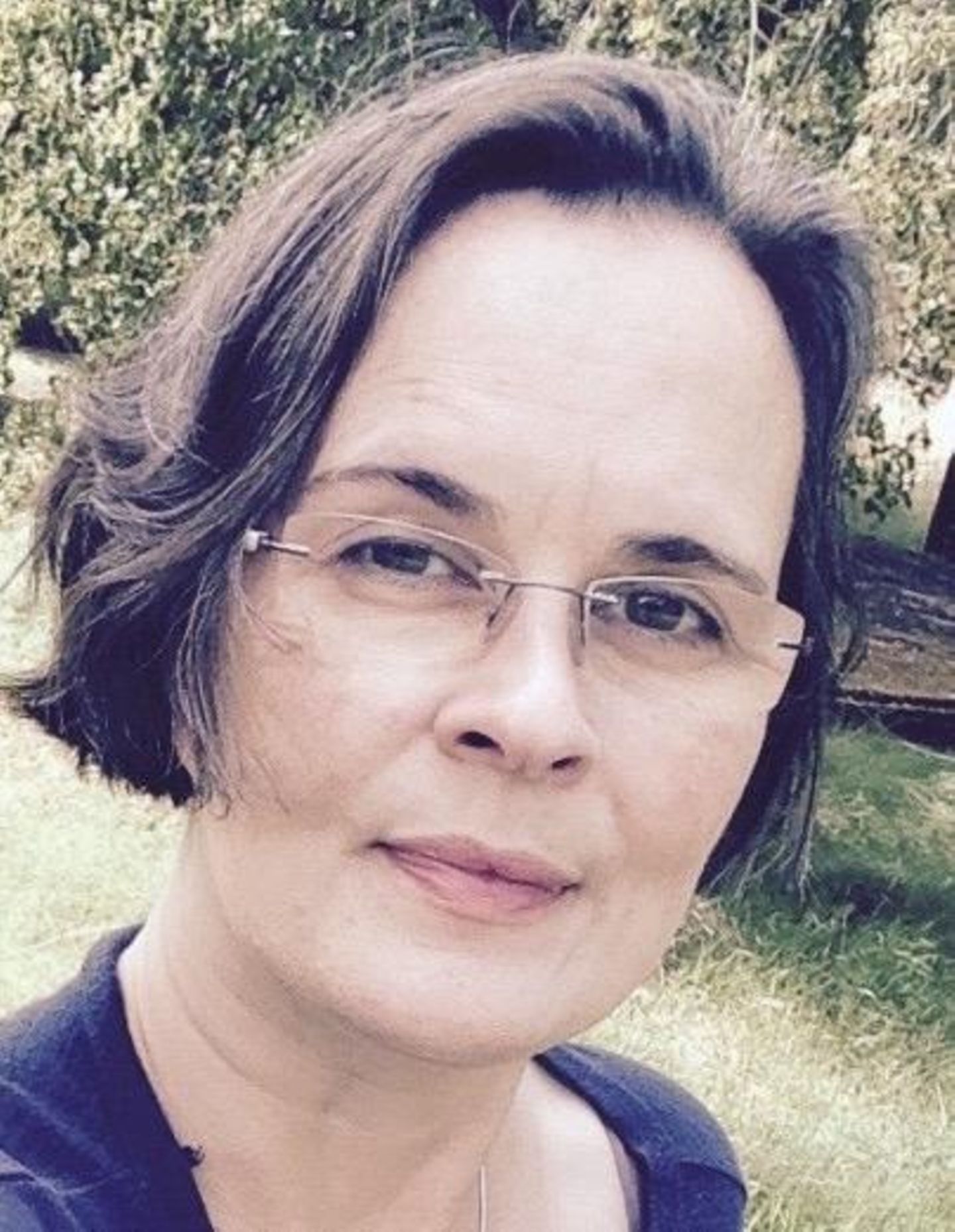 Katja Paternoga ist Kinder- und Jugendlichen-Psychotherapeutin und Sozialpädagogin und arbeitet in Rathenow. Sie ist spezialisiert auf schwere Traumatisierungen.