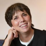 Dr.Dr.h.c. Margot Käßmann hat als Bischöfin der Evangelisch-Lutherischen Landeskirche Hannover gewirkt, sie leitete viele Jahre den evangelischen Kirchentag. Sie hat Bücher geschrieben, die ermutigen sollen und zu Bestsellern wurden, darunter "Folge dem, was Dein Herz Dir rät". Sie lebt heute in Hannover und auf Usedom.