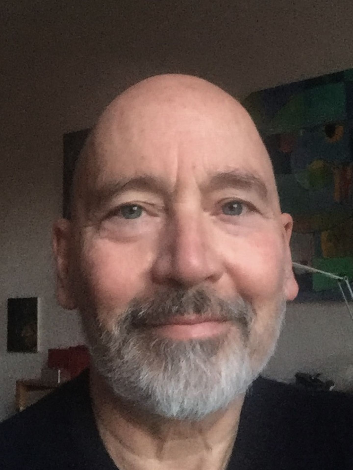 Oskar Holzberg ist Psychologischer Psychotherapeut, Supervisor und Dozent. Er lebt in Hamburg. Er schreibt regelmäßig erscheinende Kolumnen in "Brigitte", sein Buch "Schlüsselsätze der Liebe" wurde zum Bestseller