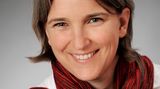 Ruth Wollwerth de Chuquisengo arbeitet in München als Psychologische Psychotherapeutin und Paar- und Familientherapeutin. Sie bildet aus. Sie ist zudem an der Ambulanz für Schreibabys im Kinderzentrum München und in kinderärztlicher Praxis tätig.