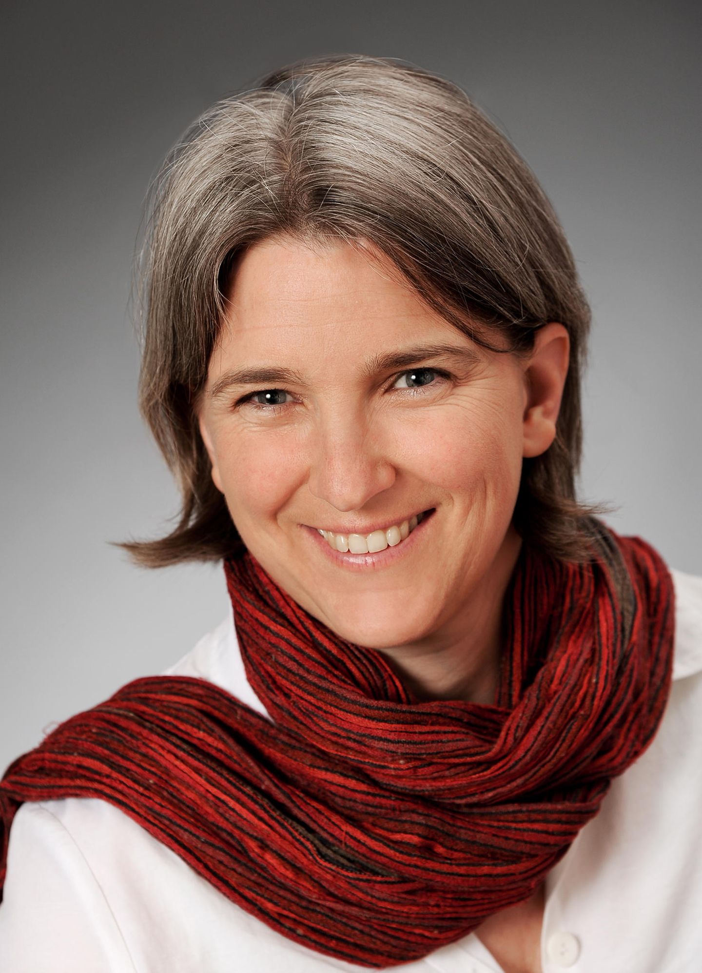 Ruth Wollwerth de Chuquisengo arbeitet in München als Psychologische Psychotherapeutin und Paar- und Familientherapeutin. Sie bildet aus. Sie ist zudem an der Ambulanz für Schreibabys im Kinderzentrum München und in kinderärztlicher Praxis tätig.