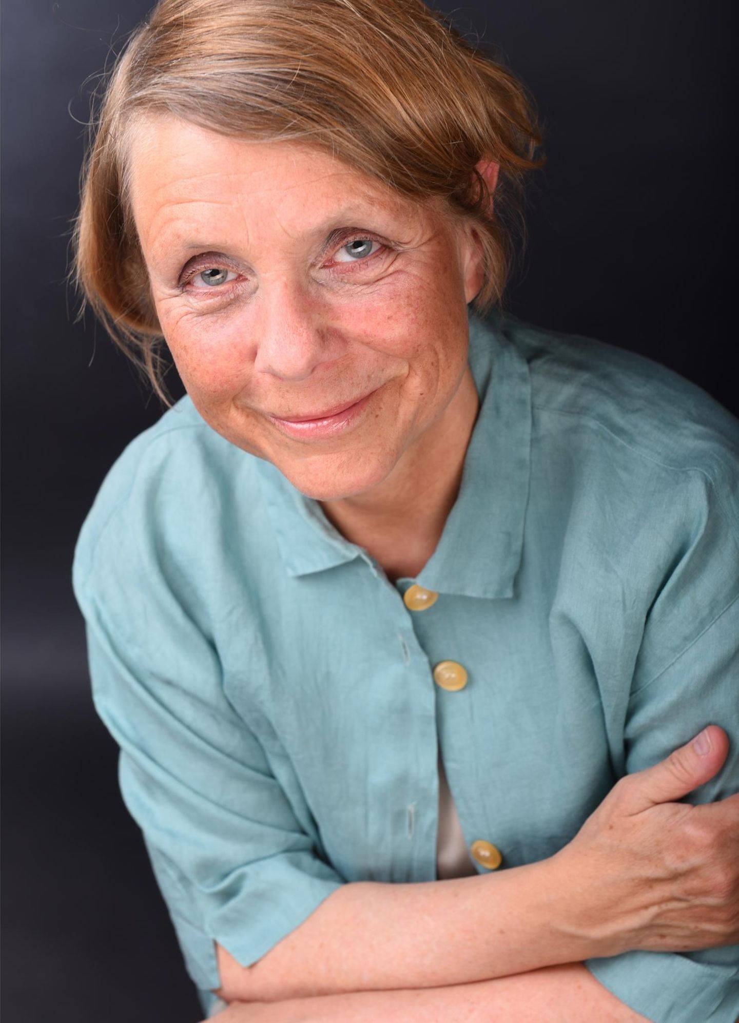 Susann Beecken leitet zusammen mit Josef Sözbir das Therapiezentrum Curio-Haus in Hamburg. Sie arbeitet mit Erwachsenen und Familien in der Krise und bildet aus.