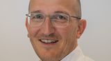 Achim Müller arbeitet als Change Manager in München. Er ist ausgebildet als Berater, Trainer, Coach sowie als Trauerbegleiter. Er lebt im Allgäu.