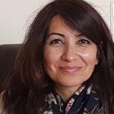 Aygül Mete ist psychologische Psychotherapeutin in Frankfurt und spricht auch Türkisch.