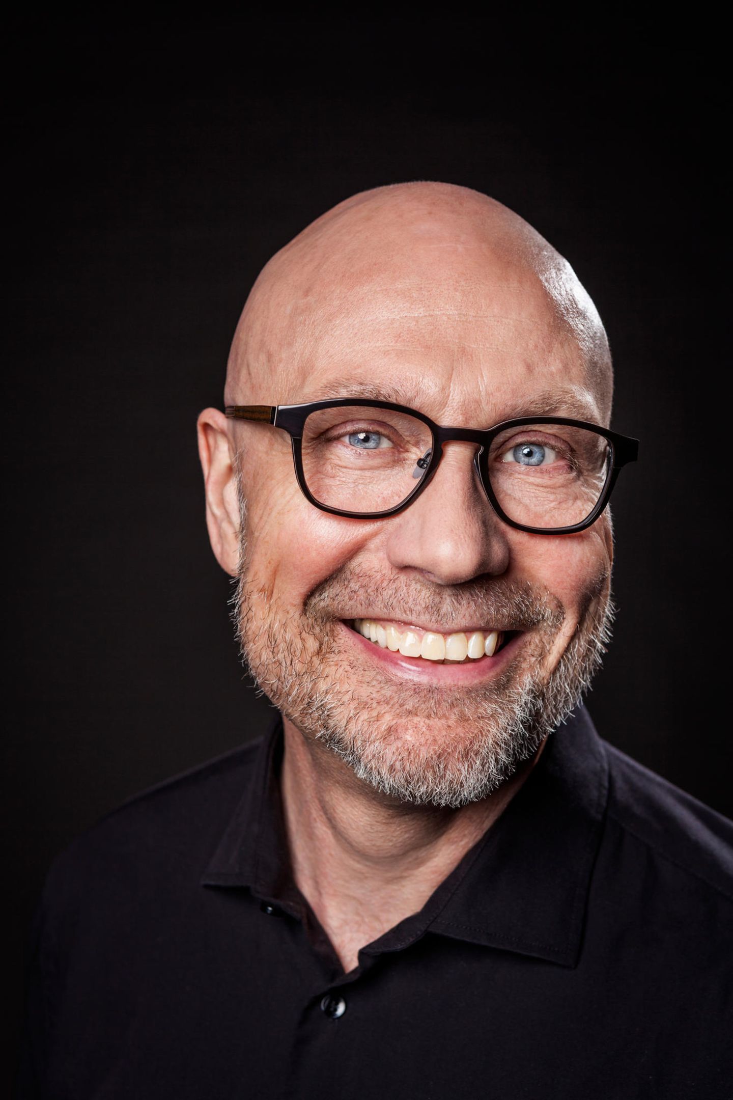 Dr. Steffen Elbert aus Hamburg ist Coach und ausgebildet in Krisenintervention. Er kennt sich mit der Unterstützung in Lebenskrisen aus - besonders mit Sorgen und Ängsten im Berufsfeld.