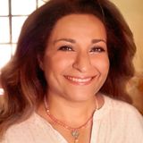 Hasti Baharak Clausen kennt sich mit der Begleitung durch Krisen aus, sie gibt Coachings in Einzel-, Paar- oder Familiensettings. Sie spricht auch Farsi und Dari.