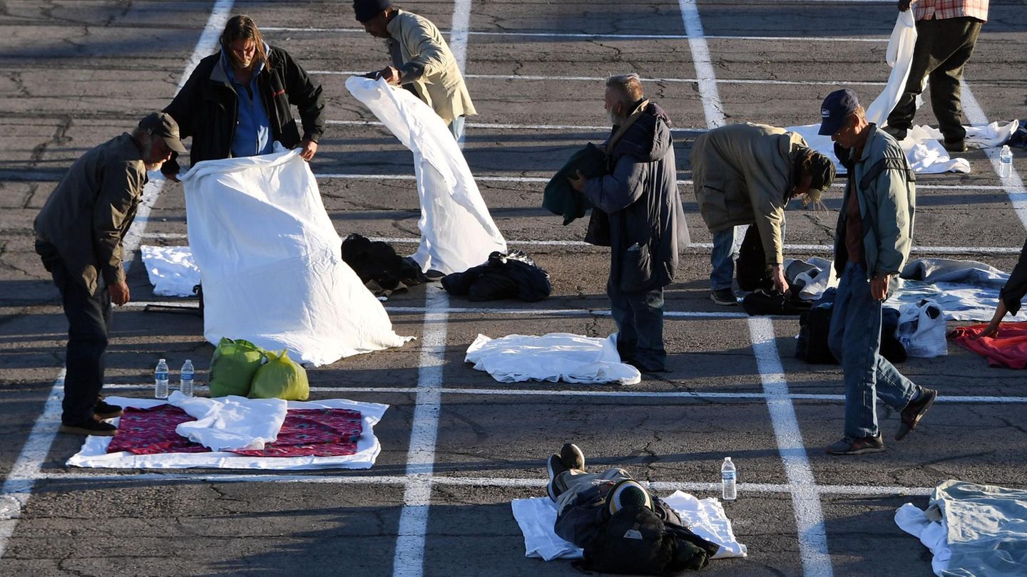Obdachlose auf Parkplatz in Las Vegas