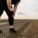 Übergewicht  Wer in einem höheren Alter übergewichtig oder adipös ist, hat auch ein höheres Risiko an Demenz zu erkranken. Das betrifft vor allem die vaskuläre Demenz. Forscherin Weili Xu vom Karolinska Institut konnte einen Zusammenhang zwischen Übergewicht und der Verkalkung der Blutgefäße und damit eine Begünstigung von vaskulärer Demenz feststellen. Für eine andere Demenzart - Morbus Alzheimer - ist Übergewicht weniger als Risiko zu bewerten.