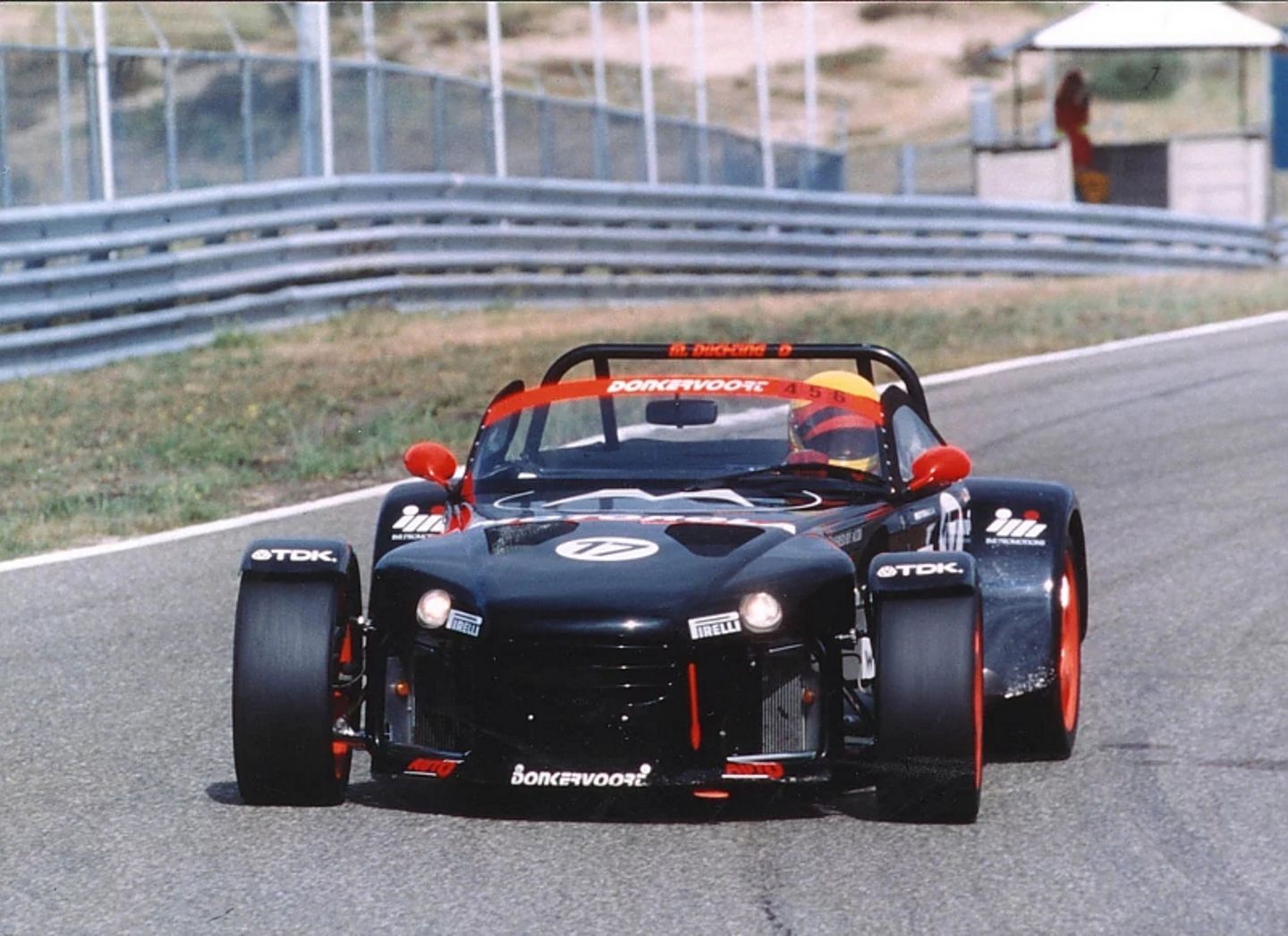 Auch auf der Rennstrecke zuhause: der Donkervoort D20