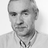 Dr. Johann Böhmann hat viele Jahre als Chefarzt der Kinderklinik in Delmenhorst gearbeitet. Bei verschiedenen Projekten und Studien zu Themen wie Allergien, Unfällen oder seelischer Gesundheit war der Arzt federführend. Internationale Aufmerksamkeit erlangte unter anderem seine Studie zu Zusammenhängen zwischen der Mutter-Kind-Beziehung und der Gesundheit von Kindern im ersten Lebensjahr. 