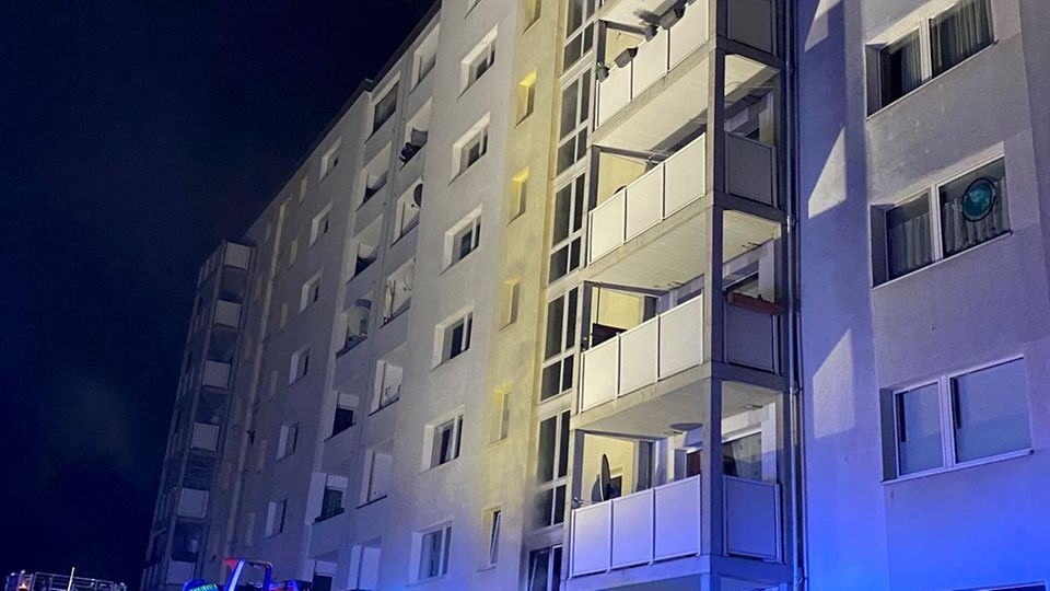Feuer in Düren Durch das Feuer waren 88 Hausbewohner in Gefahr