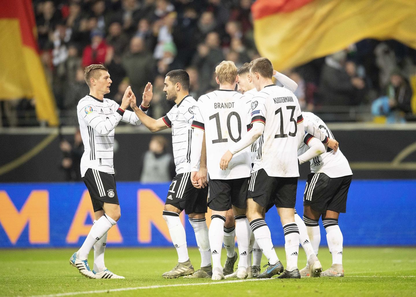 DFB spendet in Corona-Krise DFB spendet in Corona-Krise