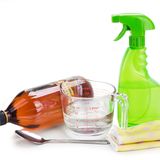 Dieser Universalreiniger aus Essig ist die beste Putzhilfe