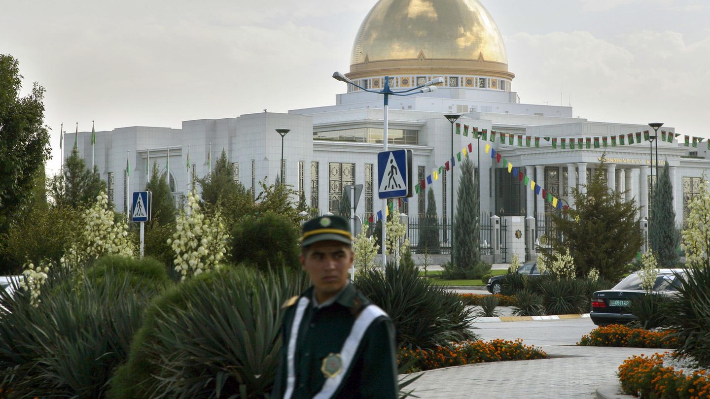 Der Palast des Präsidenten von Turkmenistan: Die turkmenische Regierung behauptet, keine Corona-Fälle in dem Land zu haben