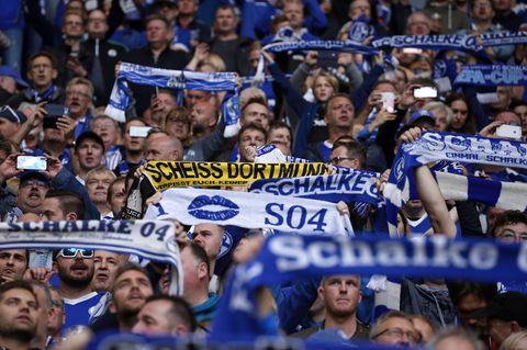 Schalker Ultras in der Nordkurve