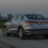 Schicke Heckgrafik mit kleinem Spoiler