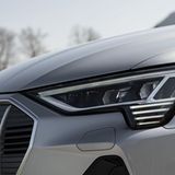 Beim Audi e-tron Sportback 55 quattro ist das Digitale Matrix Licht verfügbar