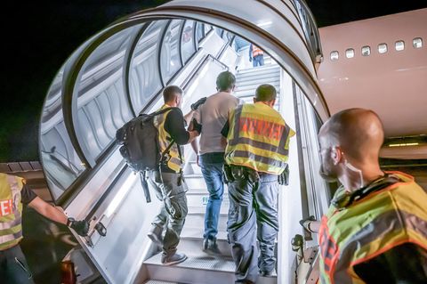 Abschiebungen trotz Corona: Deutschland chartert Einzelpersonen-Flüge