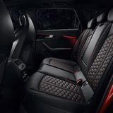 Auch im Fond hat man genug Platz