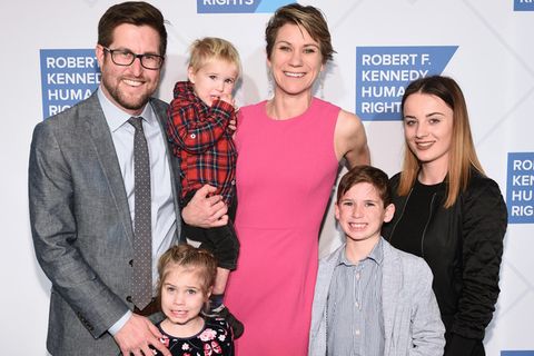 Maeve Kennedy Townsend McKean und ihr Mann David McKean mit den gemeinsamen Kindern