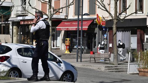Spurensicherung am Tatort in Romans-sur-Isère
