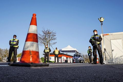 Polizeikontrolle an der Grenze zu Frankreich