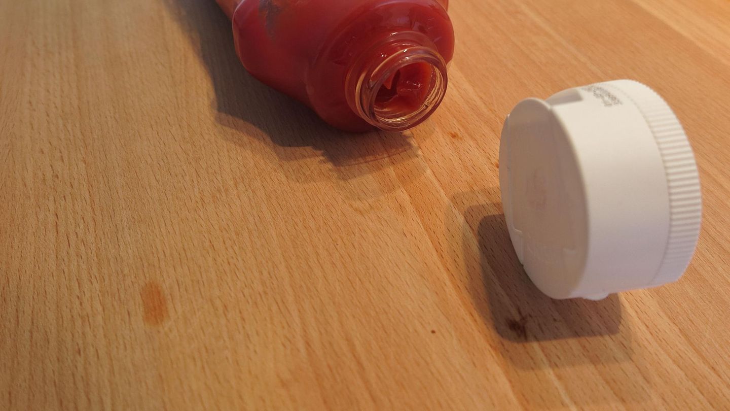 Verpackungsabfall Plastik Ketchupflasche Verpackungsabfall Plastik Ketchupflasche