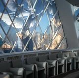 Riesige Bilder von Friedenstauben