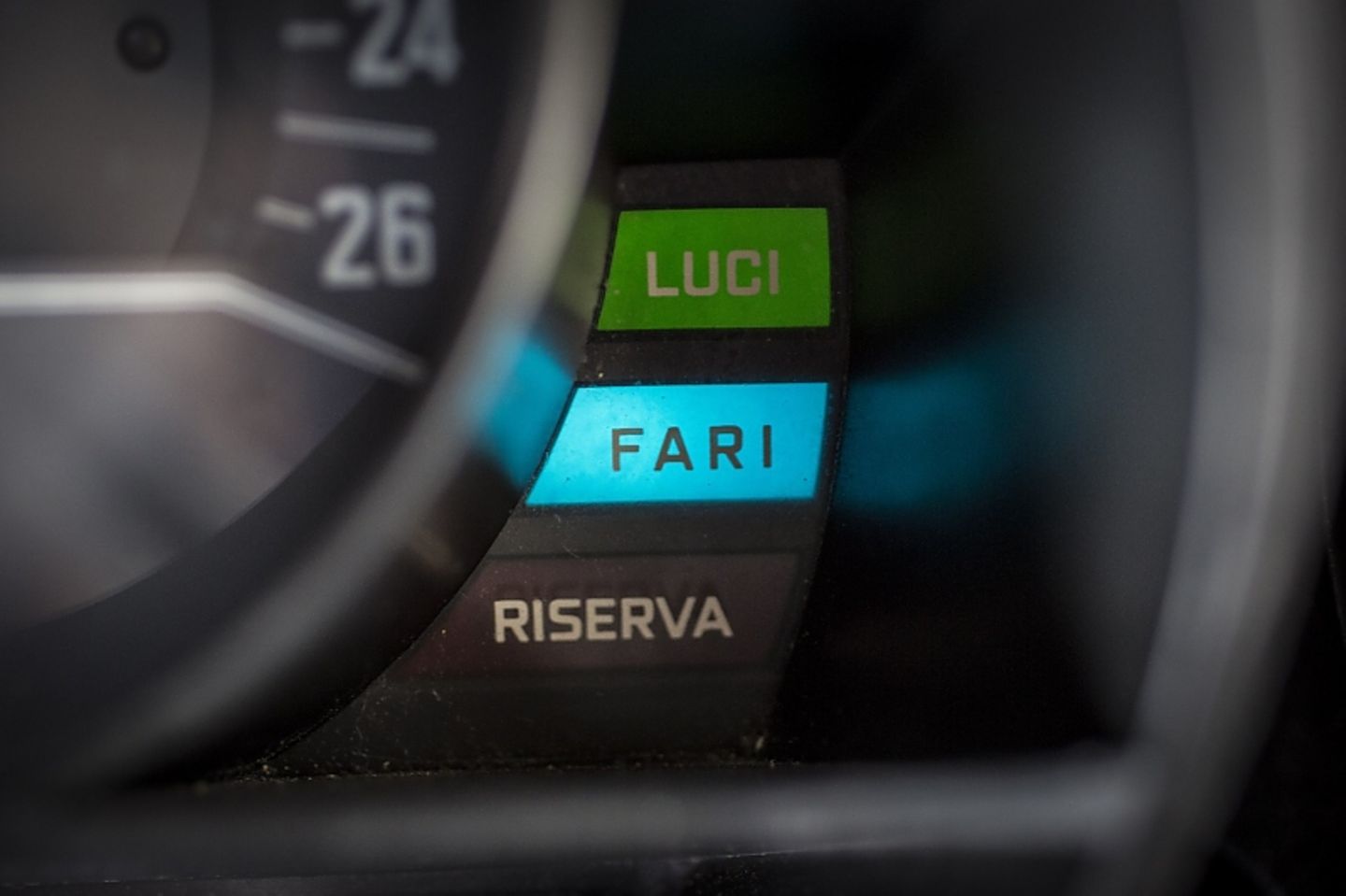 Anzeigen für Licht und die Reserve-Anzeige