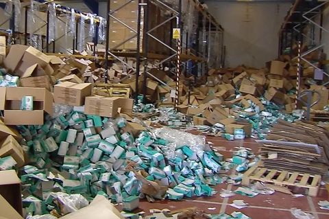 Aus einer Lagerhalle wurden Masken und Schutzmaterial im Wert von 5 Millionen Euro entwendet