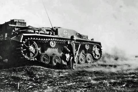Das Stug III war sehr flach, ein großer Vorteil im Vergleich zum Jagdpanzer Marder.