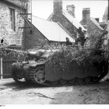 Im späteren Kriegsverlauf wurde das Stug III an normale Panzerverbände als Panzer-Ersatz ausgegeben.