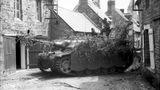 Im späteren Kriegsverlauf wurde das Stug III an normale Panzerverbände als Panzer-Ersatz ausgegeben.
