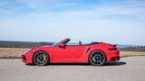 Das Porsche 911 Turbo S Cabriolet ist 4,36 Meter lang