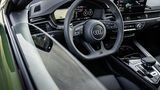 Die Achtstufen Tiptronic erledigt ihre Aufgabe unmerklich
