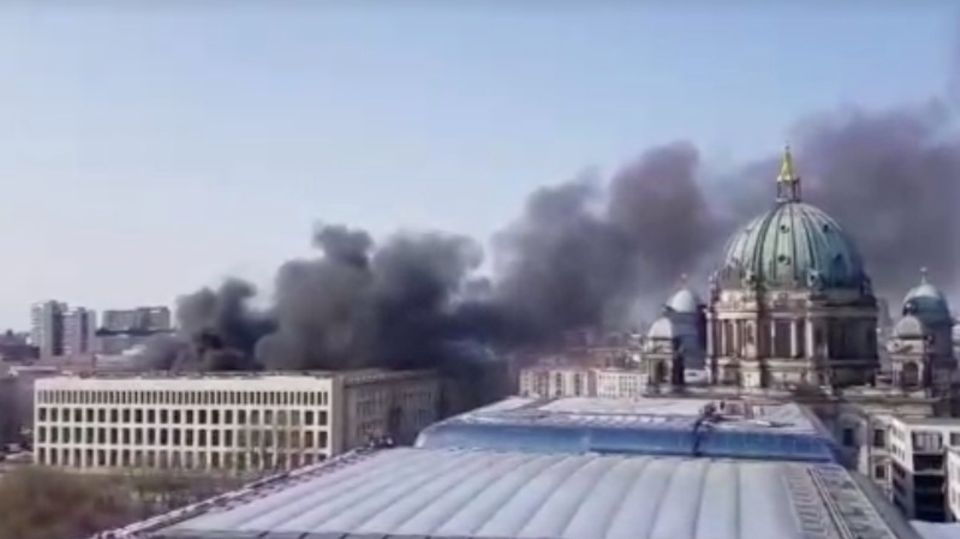 Feuer am Berliner Stadtschloss