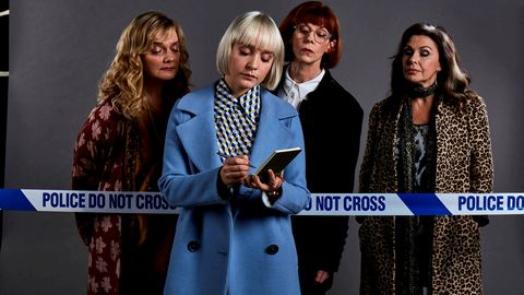 Sie sind die "Queens of Mystery": Die junge Detektivin Matilda Stone (im blauen Mantel) ermittelt mit ihren krimilesenden Tanten.