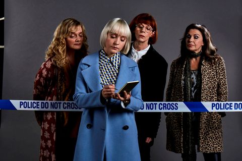 Sie sind die "Queens of Mystery": Die junge Detektivin Matilda Stone (im blauen Mantel) ermittelt mit ihren krimilesenden Tanten.