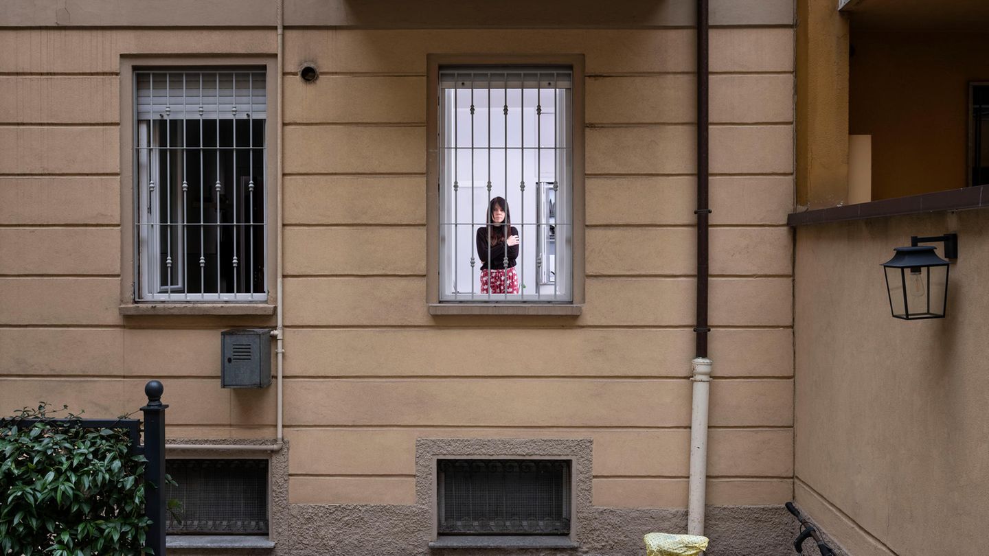 Veronica Strazzari fotografiert in ihrem Zuhause Veronica Strazzari fotografiert in ihrem Zuhause