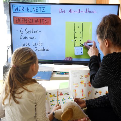 Familienleben in Corona-Zeiten: Zu Hause überfordert? "Jetzt geht's nicht ums Sehr-gute-Eltern-Sein", sagen die Experten