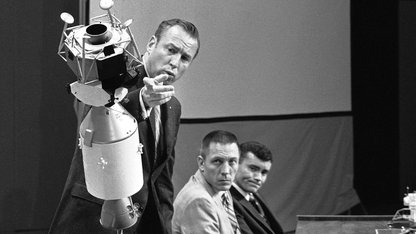 Apollo 13 Jim Lovell