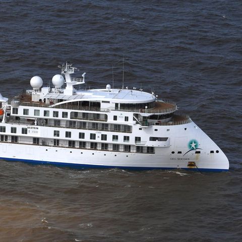 Das australische Expeditionsschiff "Greg Mortimer" mit der auffälligen  Bug-Konstruktion, dem Ulstein X-Bow