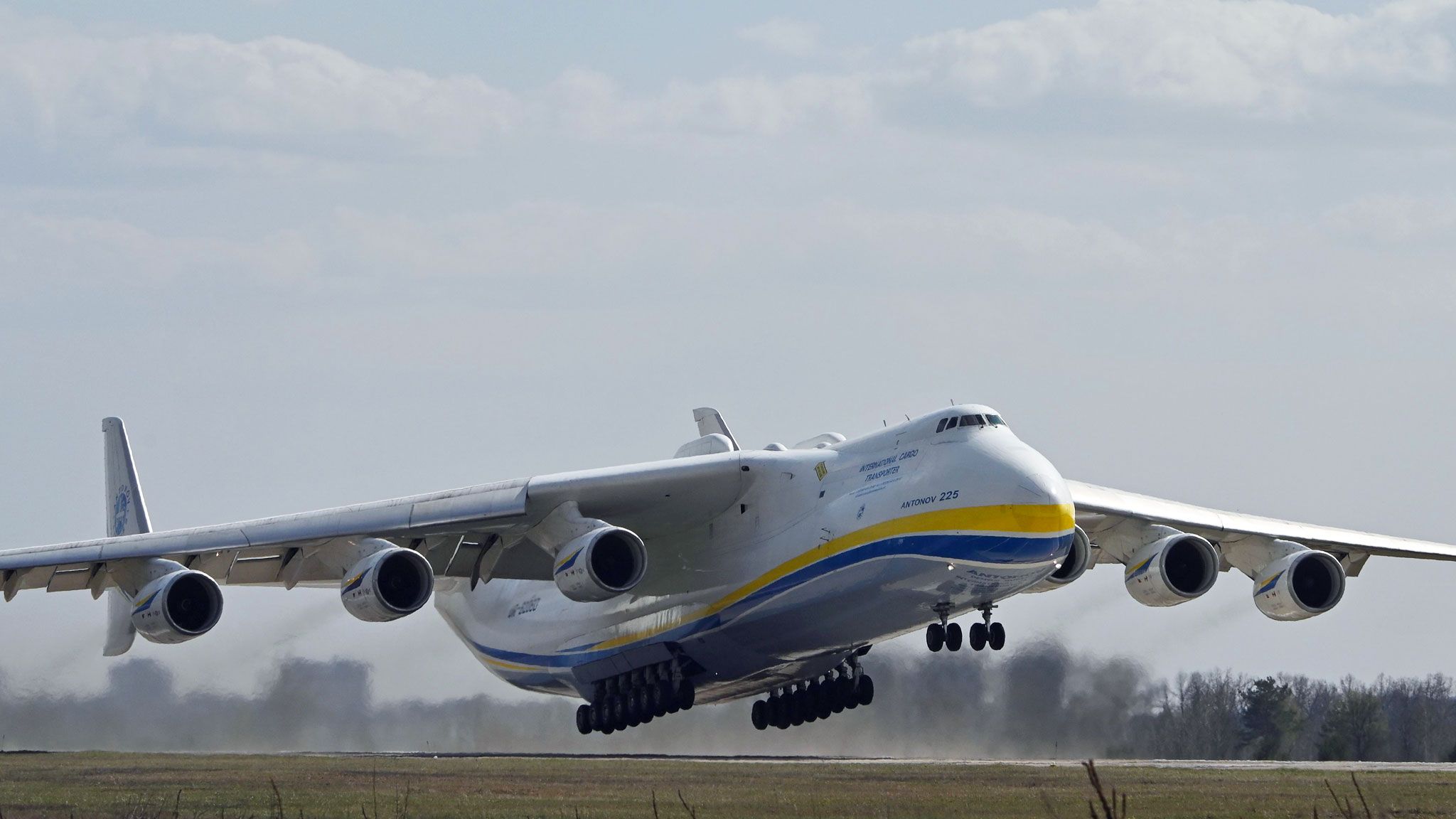 Nach drei Jahren Zwangspause: Größtes Flugzeug der Welt landet