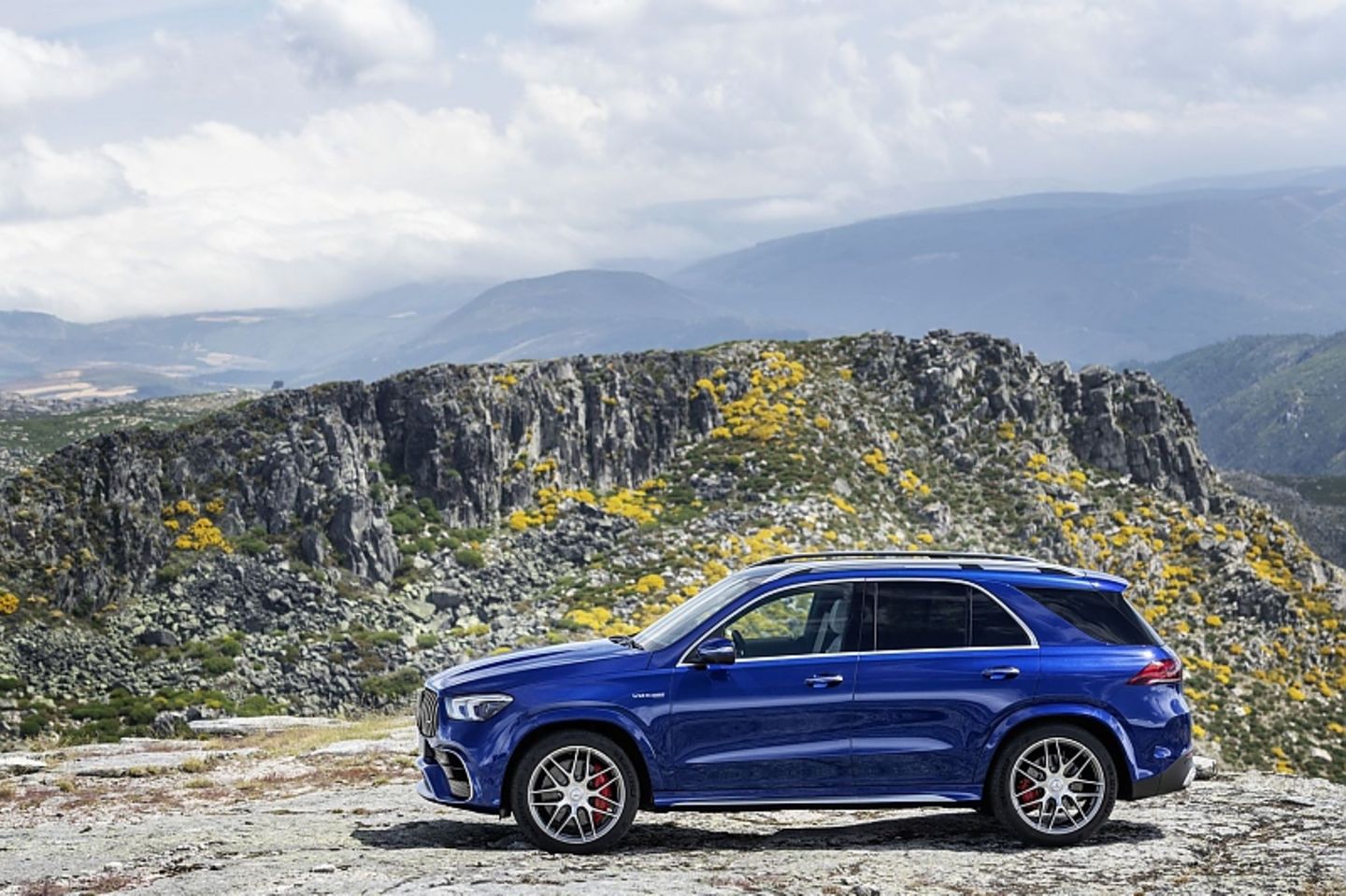 Dank der Luftfederung kann man im Mercedes AMG GLE 63 S auch komfortabel unterwegs sein
