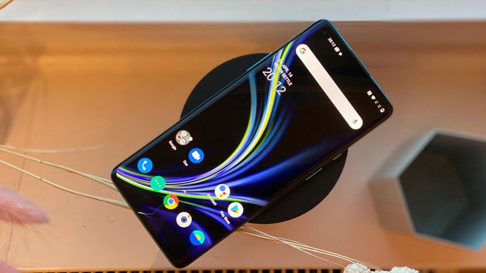 Das große Display ist der Star des Oneplus 8 Pro