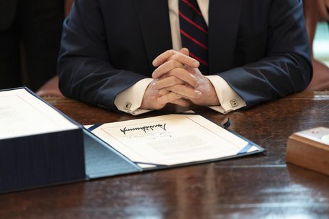 Donald Trump und seine Unterschrift